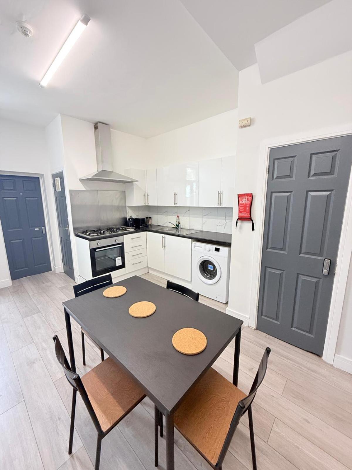 Tottenham En Suites Guest Rooms ロンドン エクステリア 写真